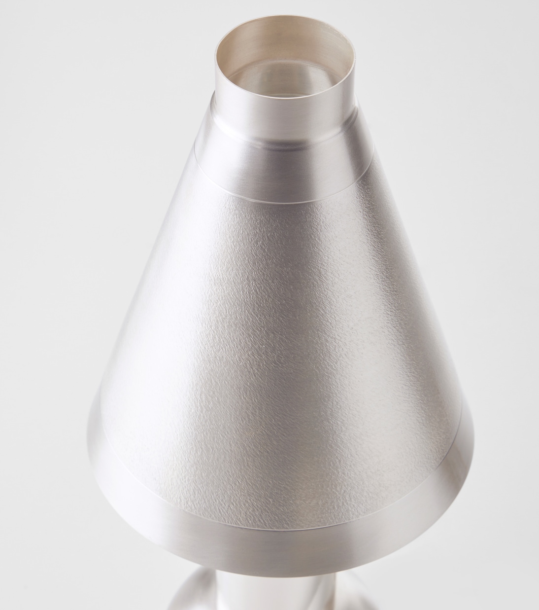 Silver-plated metal table lamp | Natalia Criado