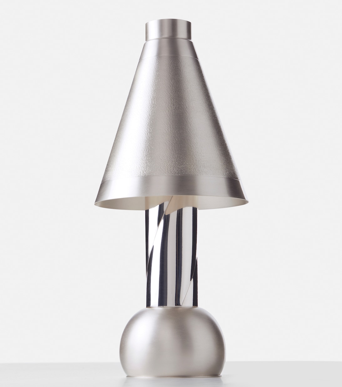 Silver-plated metal table lamp | Natalia Criado
