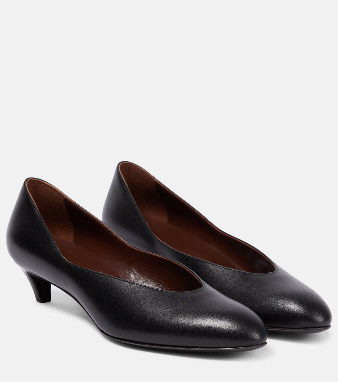 Almond leather pumps in black - The Row | Mytheresa