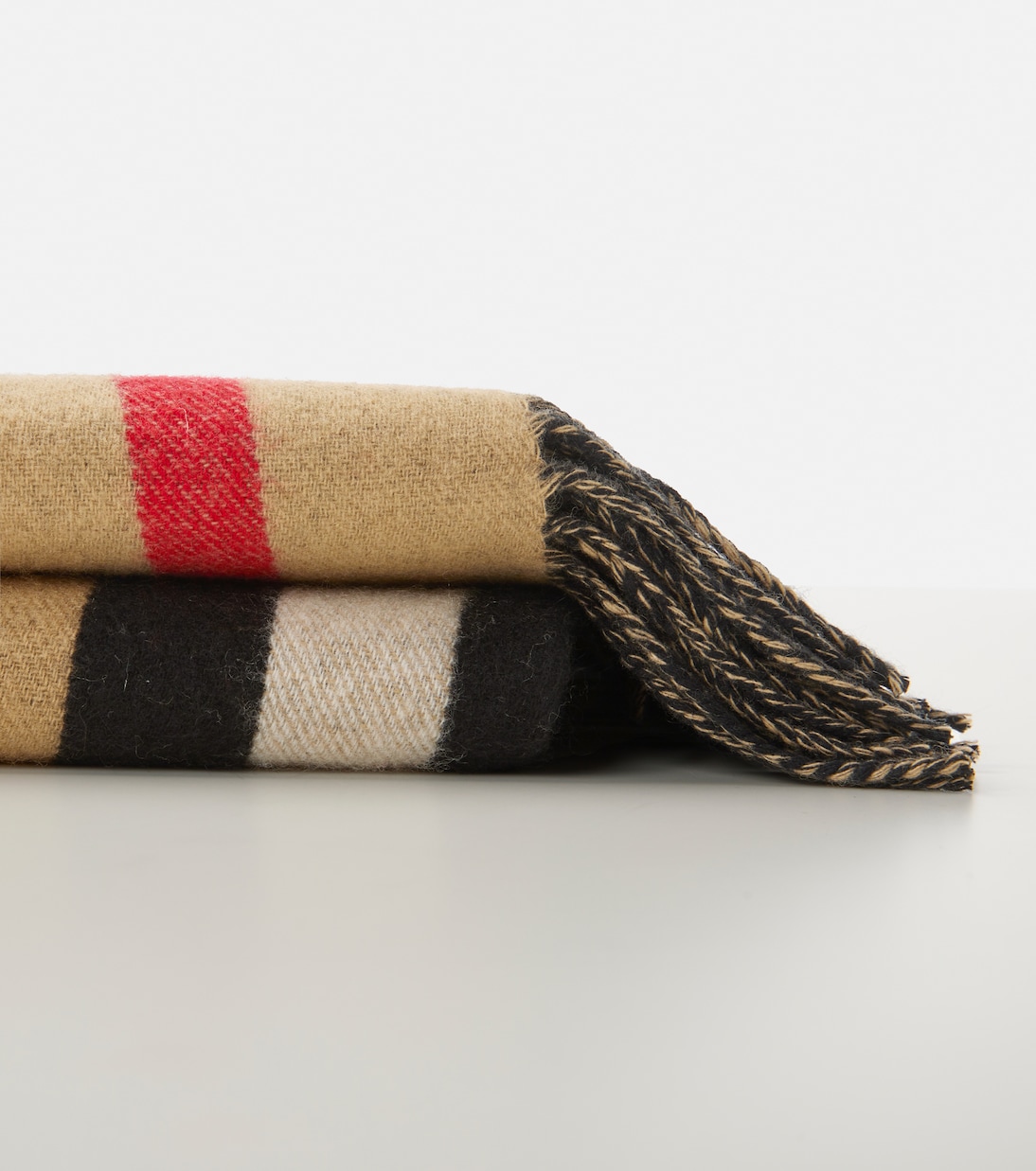 Icon Stripe cashmere and wool blanket | Burberry