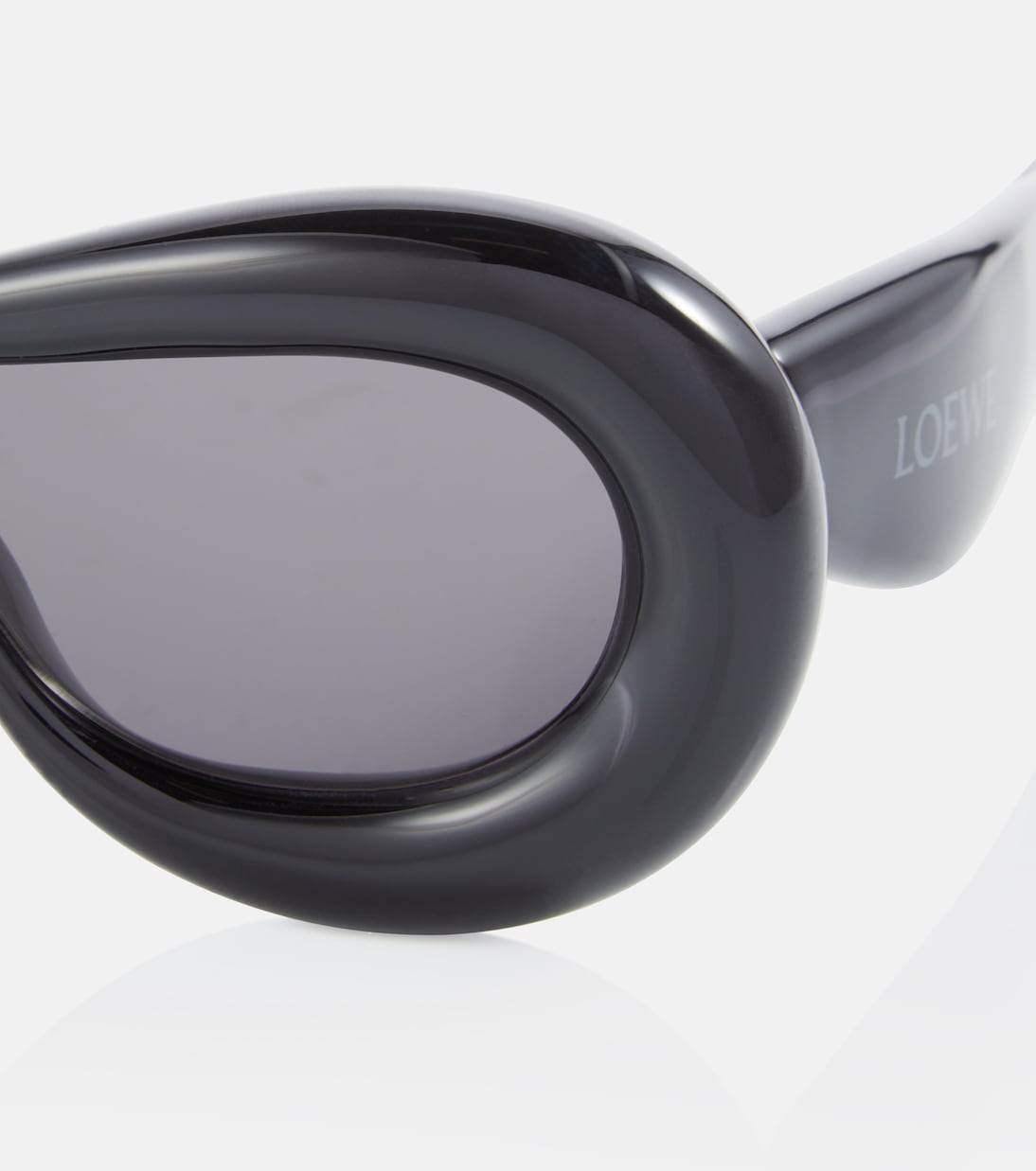 Occhiali da sole LOEWE Ovali Ispirati al Futuro per Giovani Stilisti