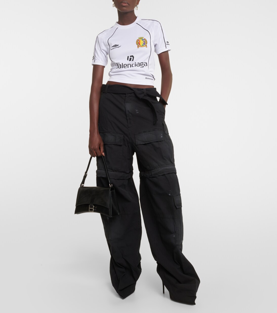 Pantalones Cargo con Estilo Balenciaga y Detalles Innovadores