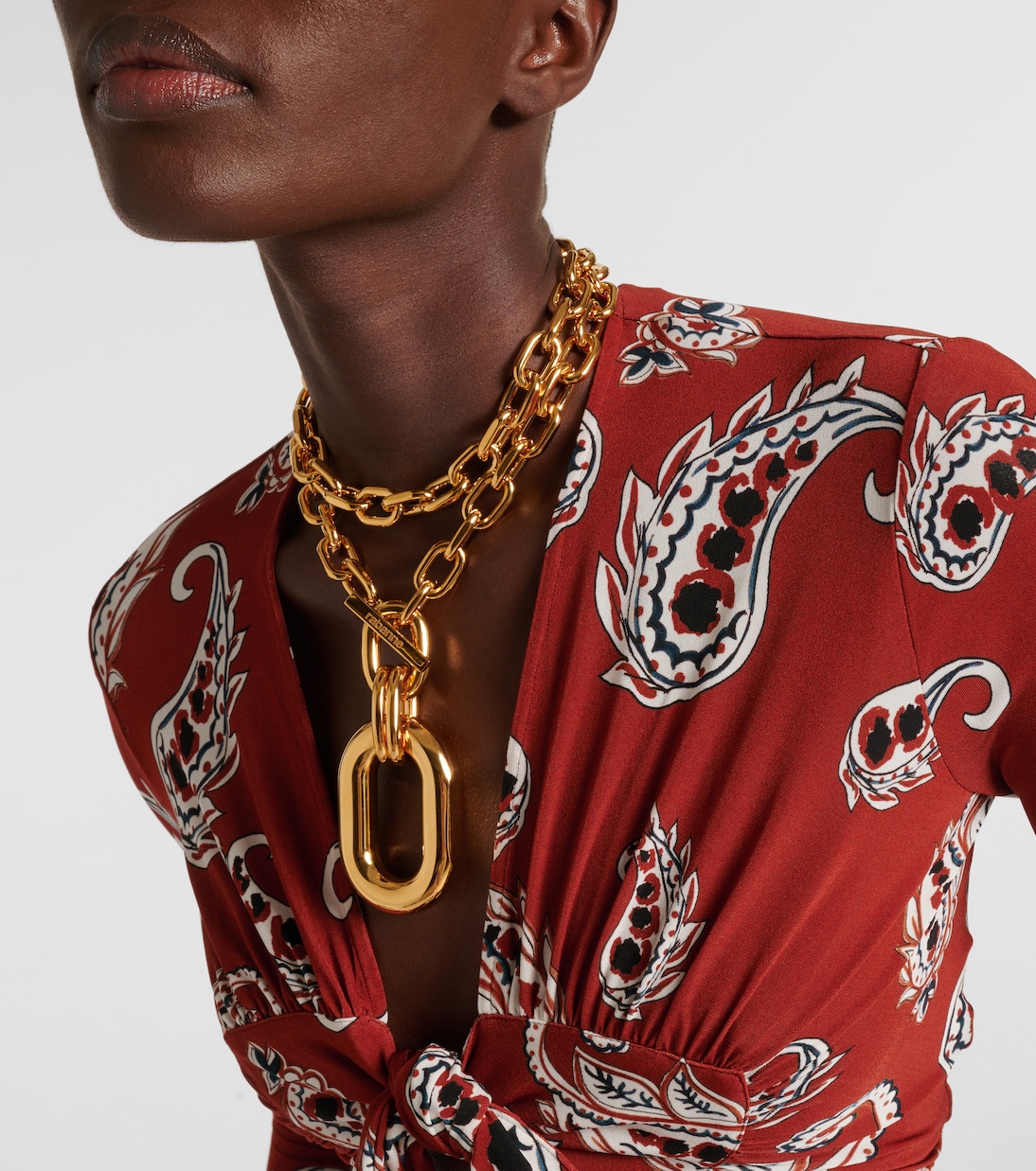 Collana con pendente XL Rabanne per stili giovanili e moderni