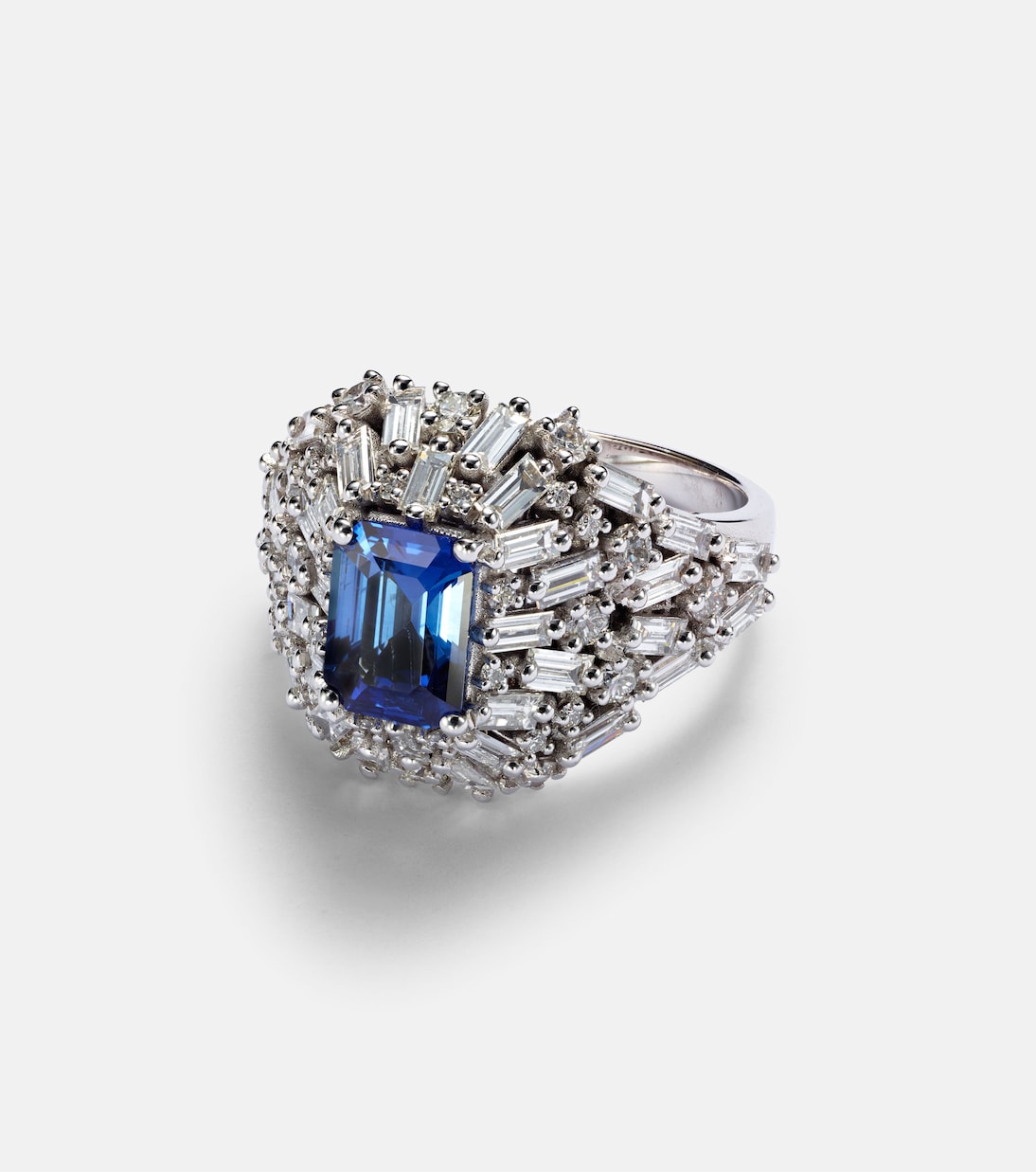 Bague en or blanc 18 ct, saphir et diamants | Suzanne Kalan