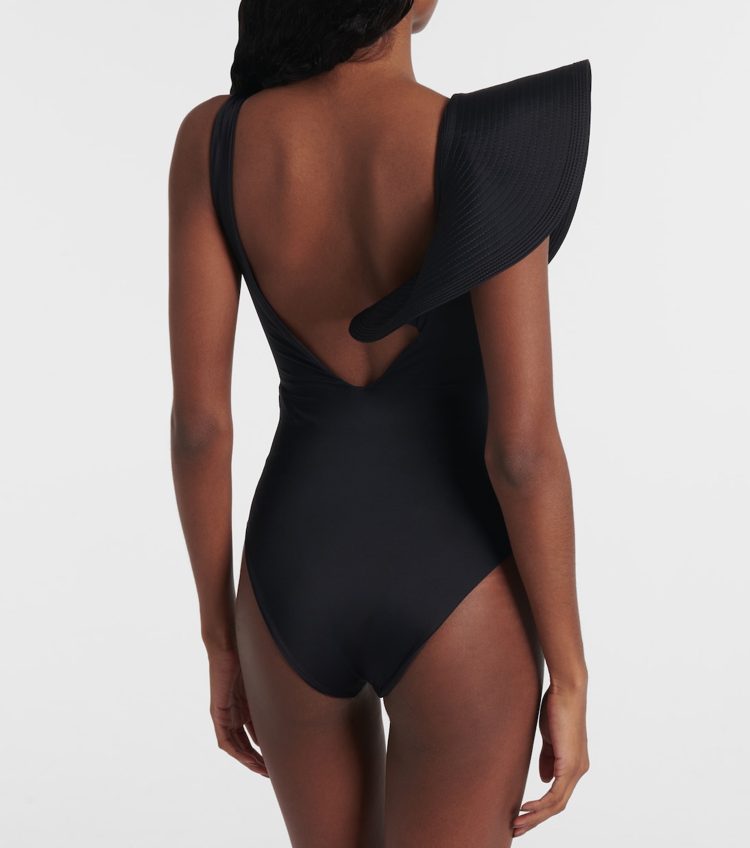 Costume intero asimmetrico con volant | Johanna Ortiz