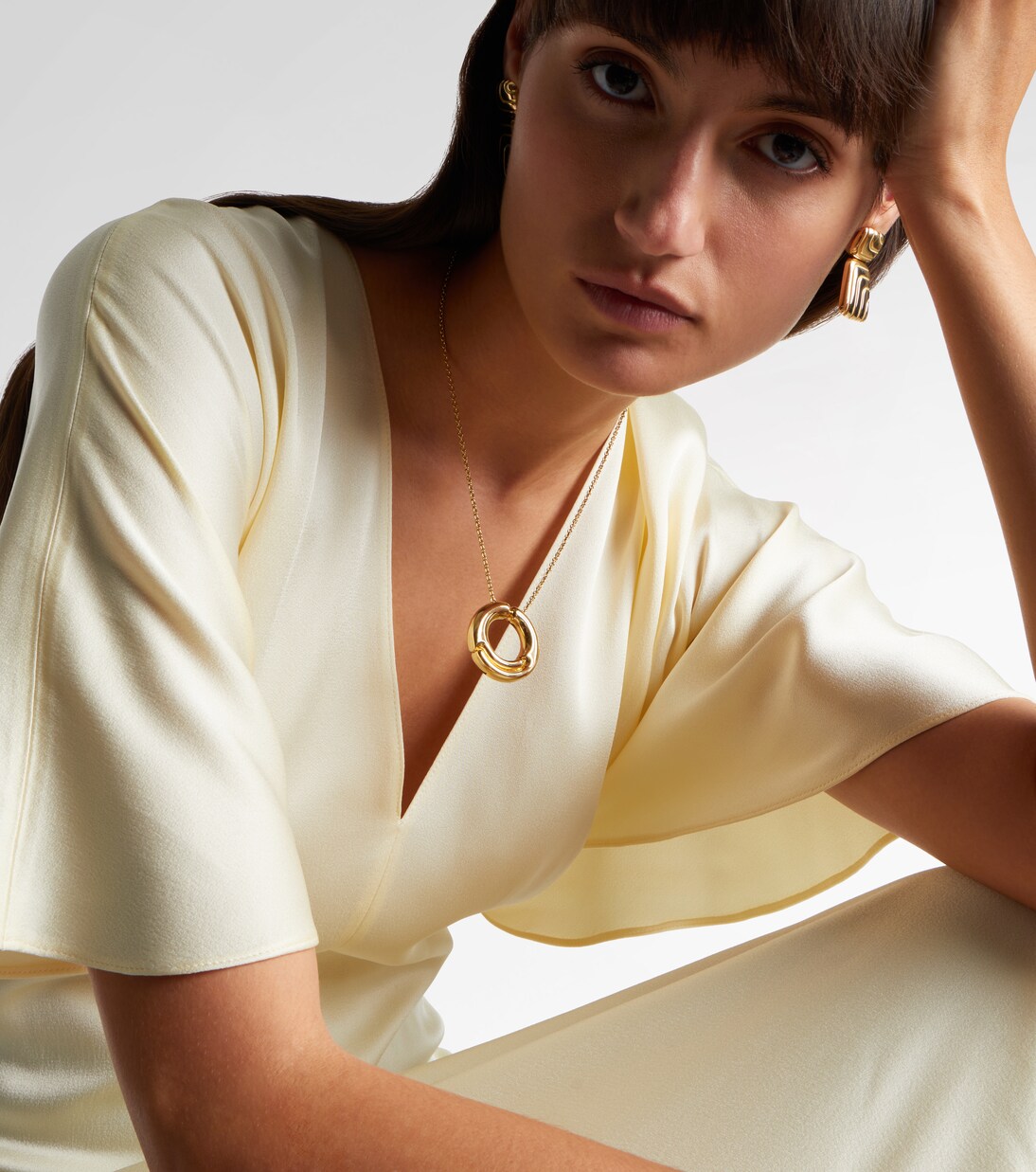 Holos 18kt gold pendant necklace | Pamela Zamore