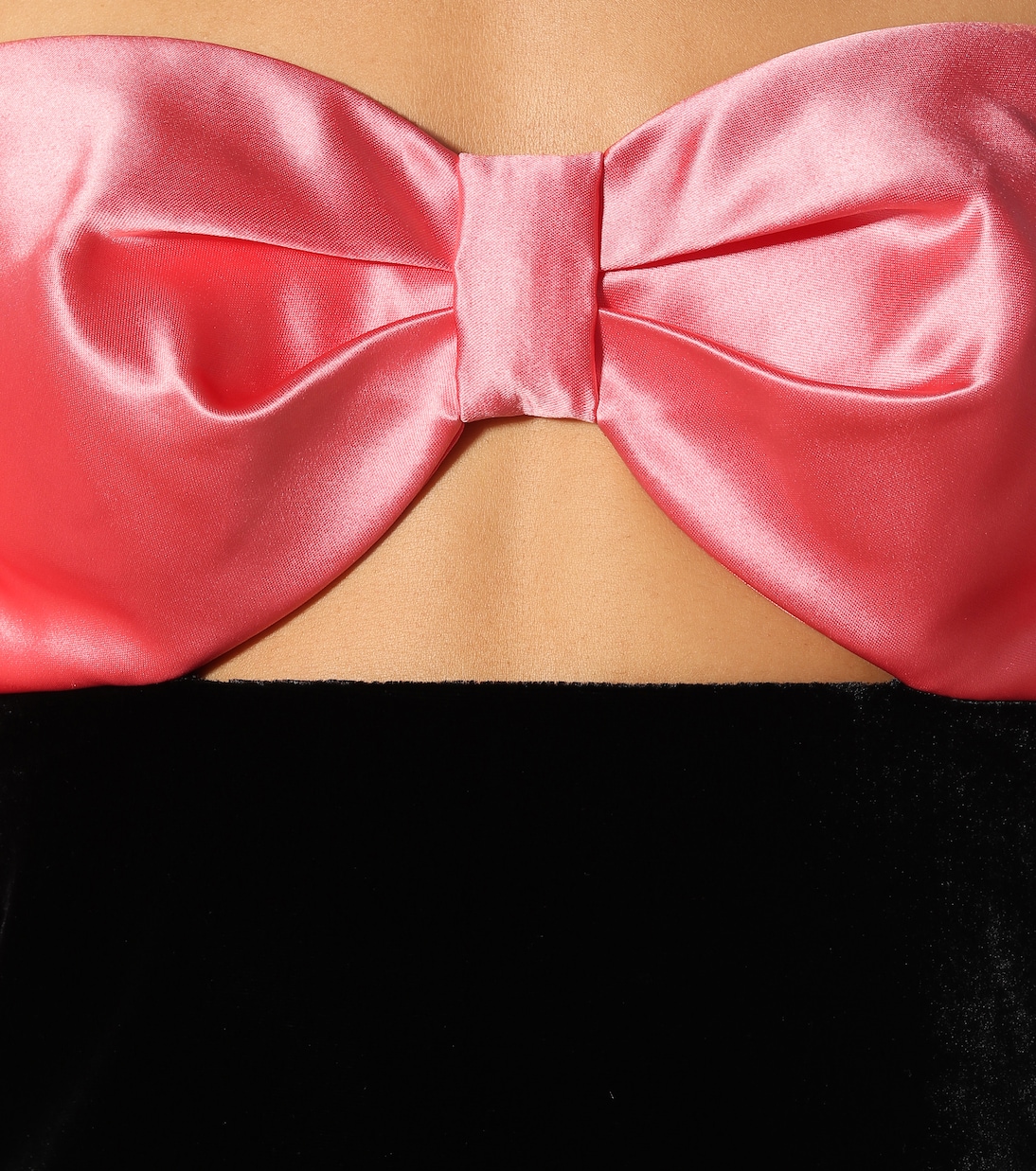 Robe en satin et velours à encolure bardot | Rasario