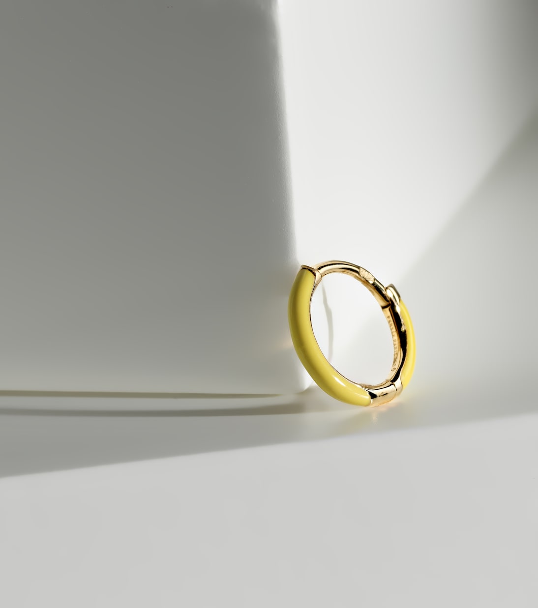 Boucle d'oreille unique en or 18 ct | Persée