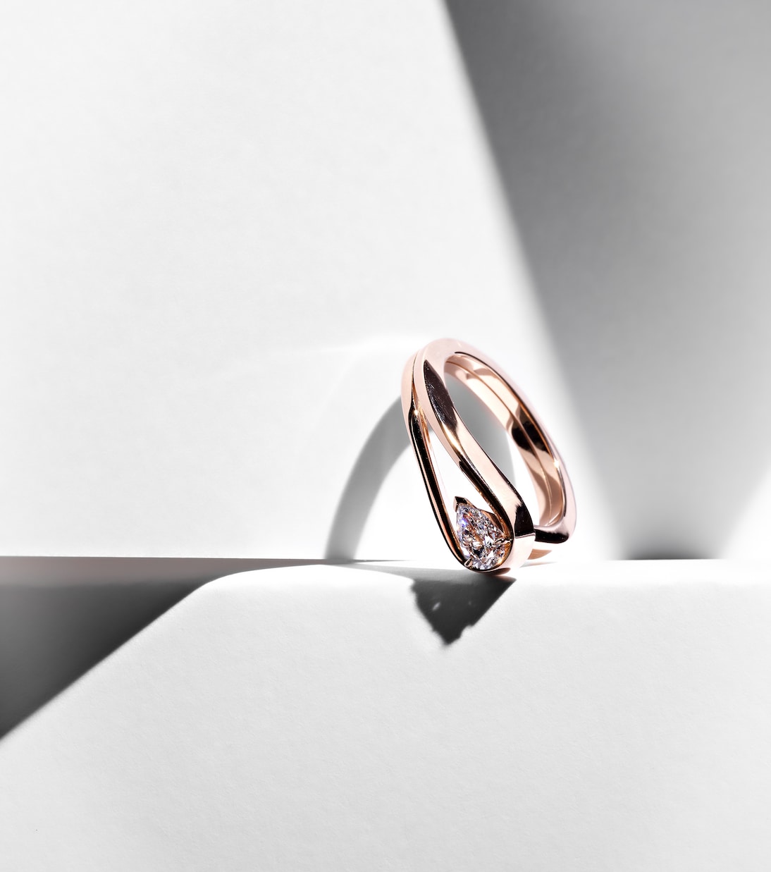 Bague Serti Inversé en or rose 18 ct et diamant | Repossi