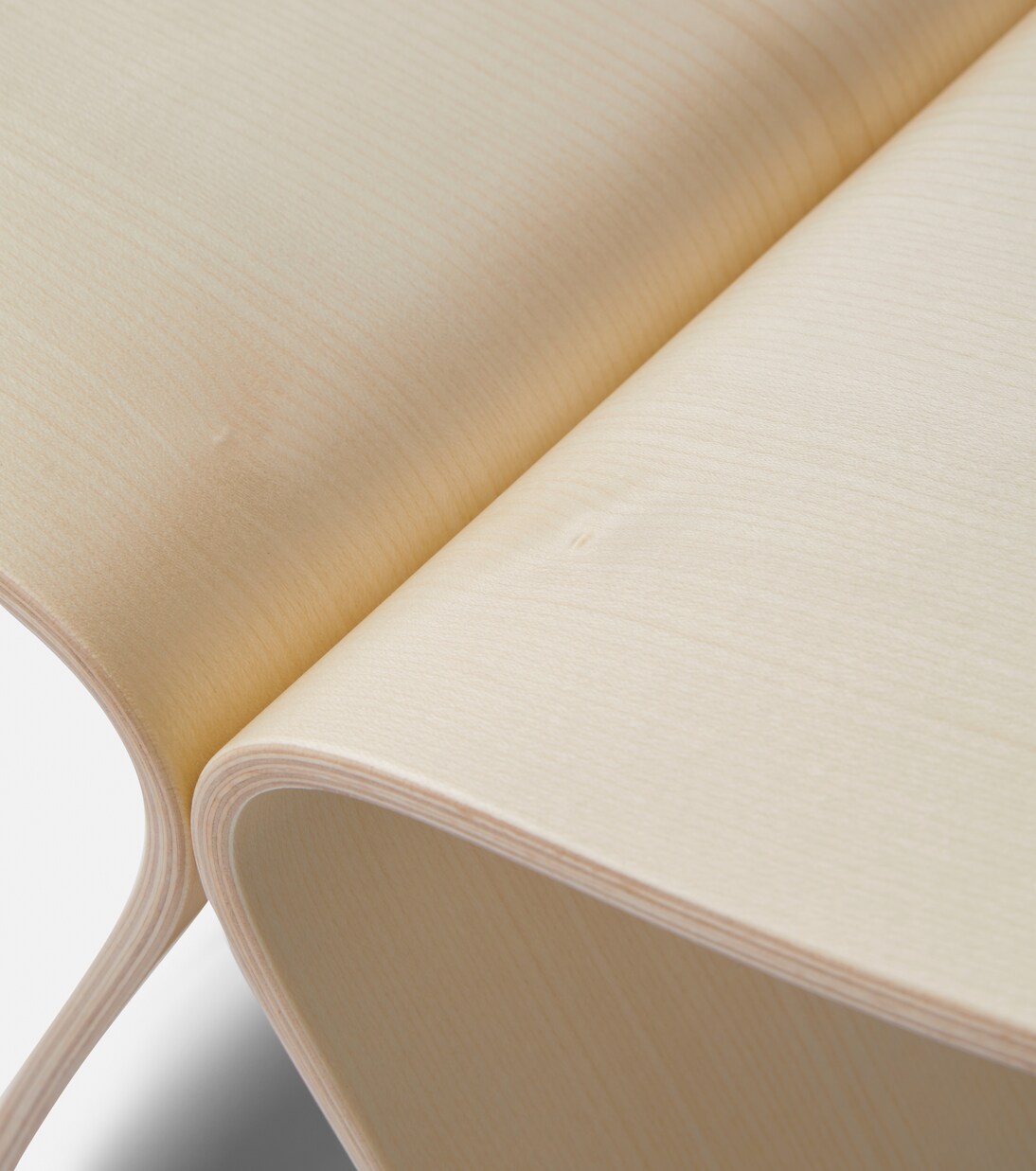 Butterfly maple stool | Vitra