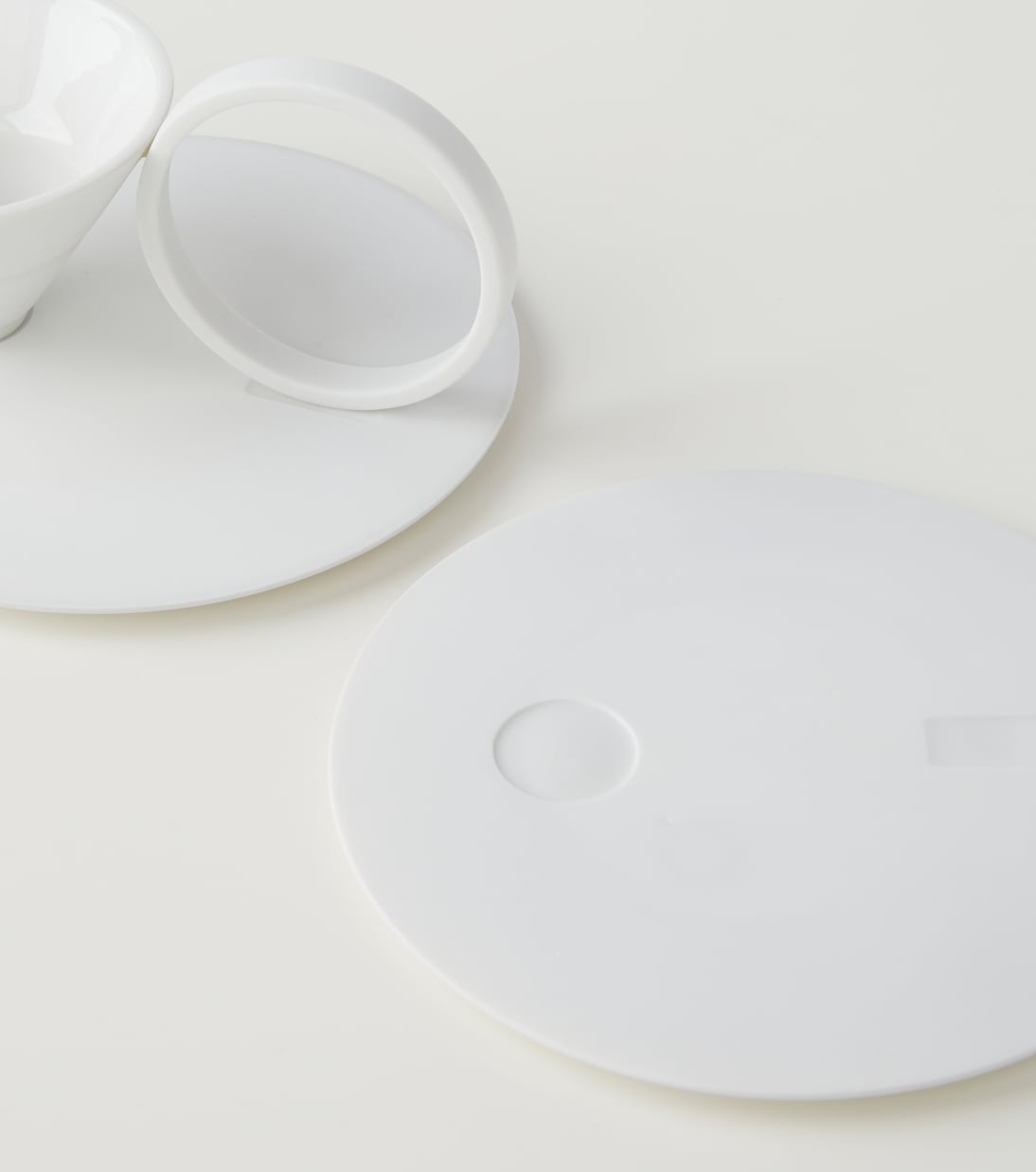 Circle set of 2 coffee cups and saucers by Alessandra Facchinetti | Editions Milano
