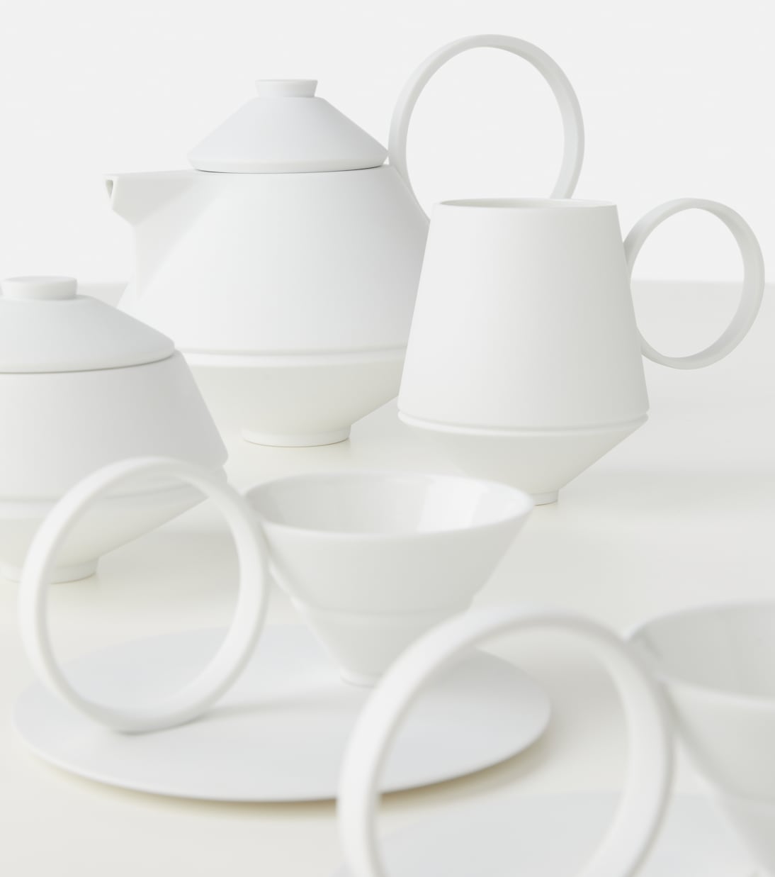 Circle set of 2 coffee cups and saucers by Alessandra Facchinetti | Editions Milano