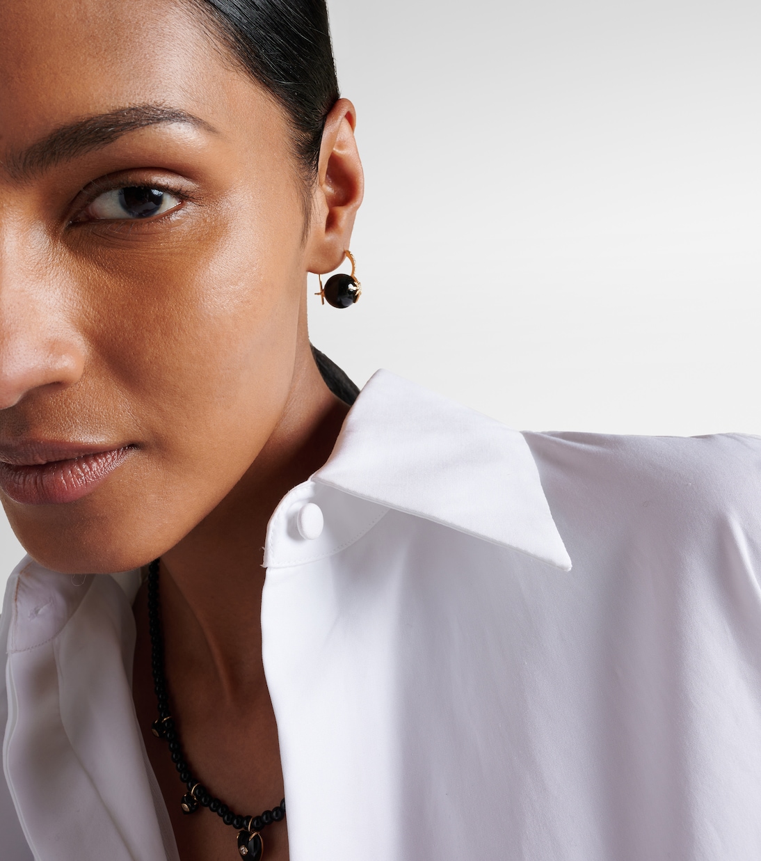Orecchini in oro 14kt SYDNEY EVAN con diamanti e onice, stile giovane e chic