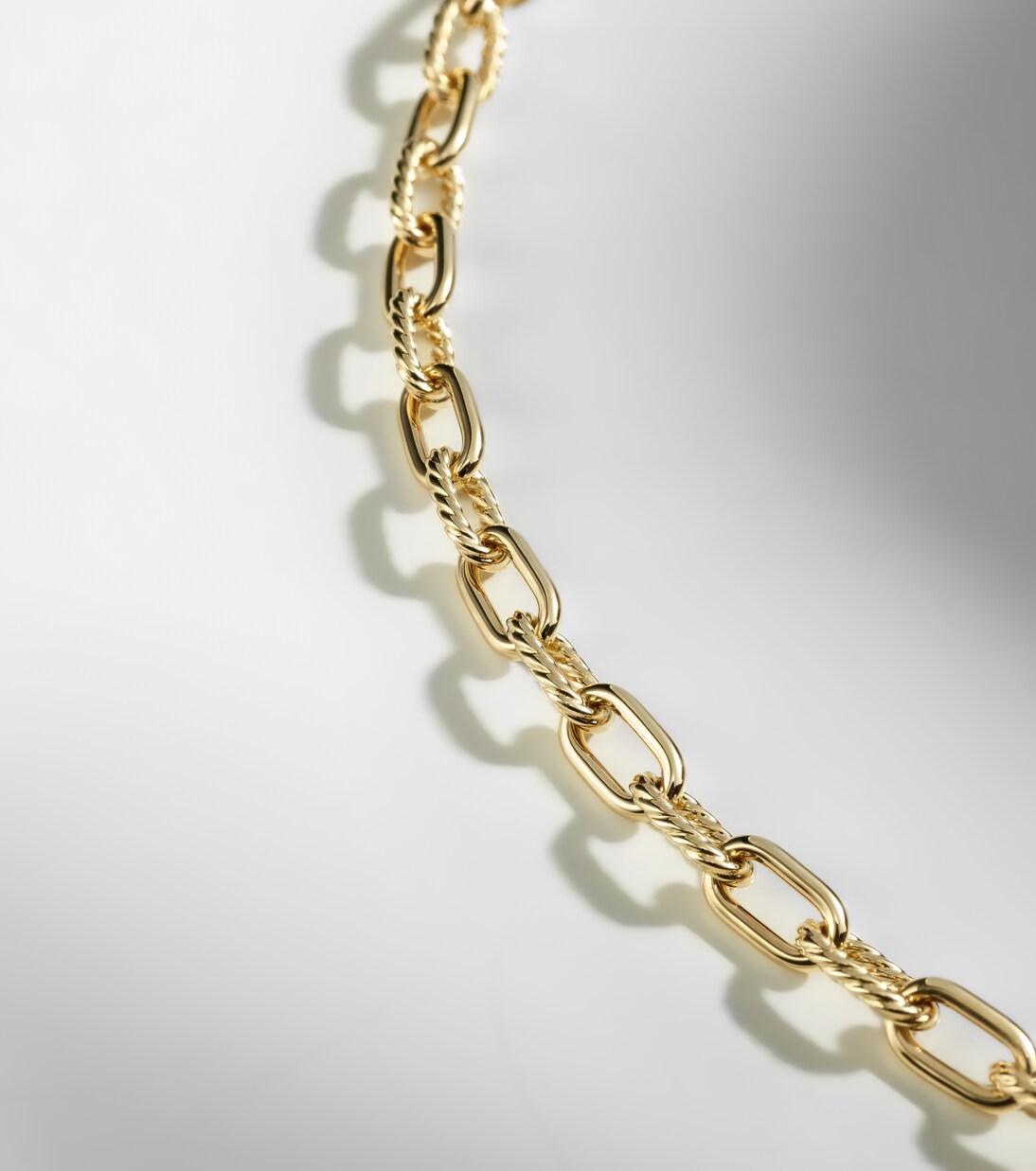 Bracciale DY Madison in oro 18kt di David Yurman, stile giovane e moderno