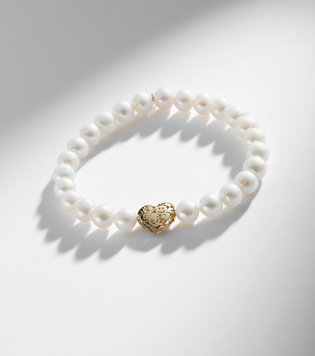 Puffy Icon Wallpaper Heart 14kt gold bracelet with pearls | Sydney Evan