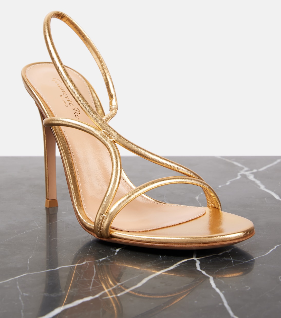 Sandali in pelle metallizzata GIANVITO ROSSI Modello 105 per uno stile giovane e trendy