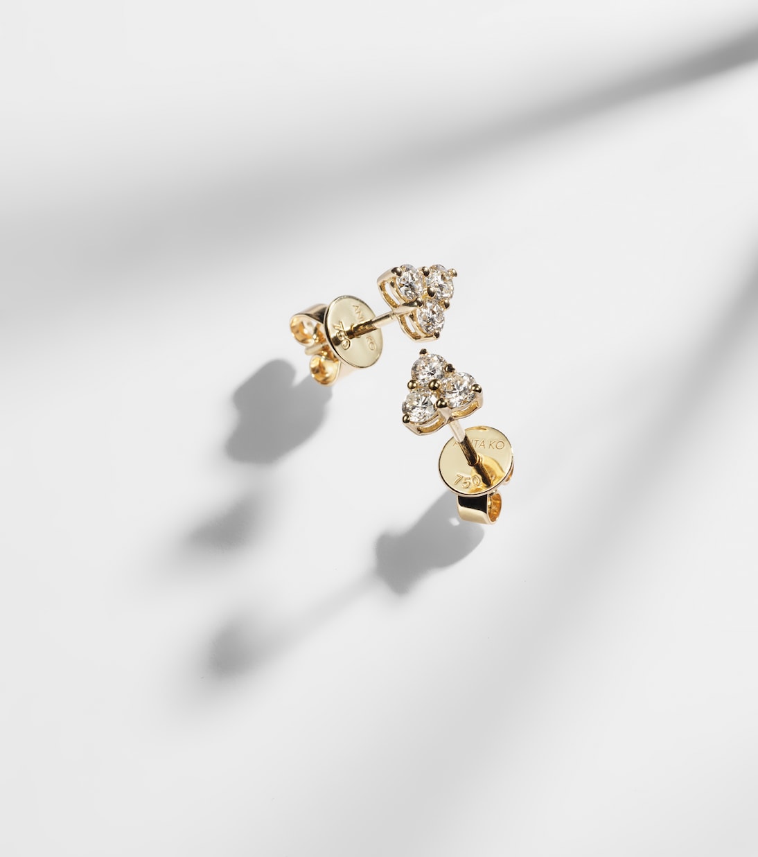 Trillion Medium 18kt gold earrings with diamonds | Anita Ko