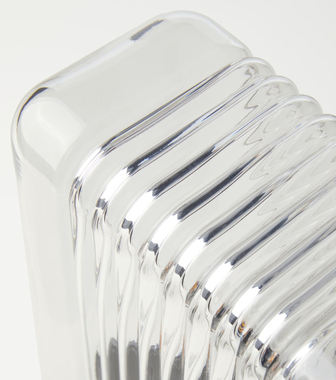 Lari Mini portable lamp by Angelo Mangiarotti | Karakter