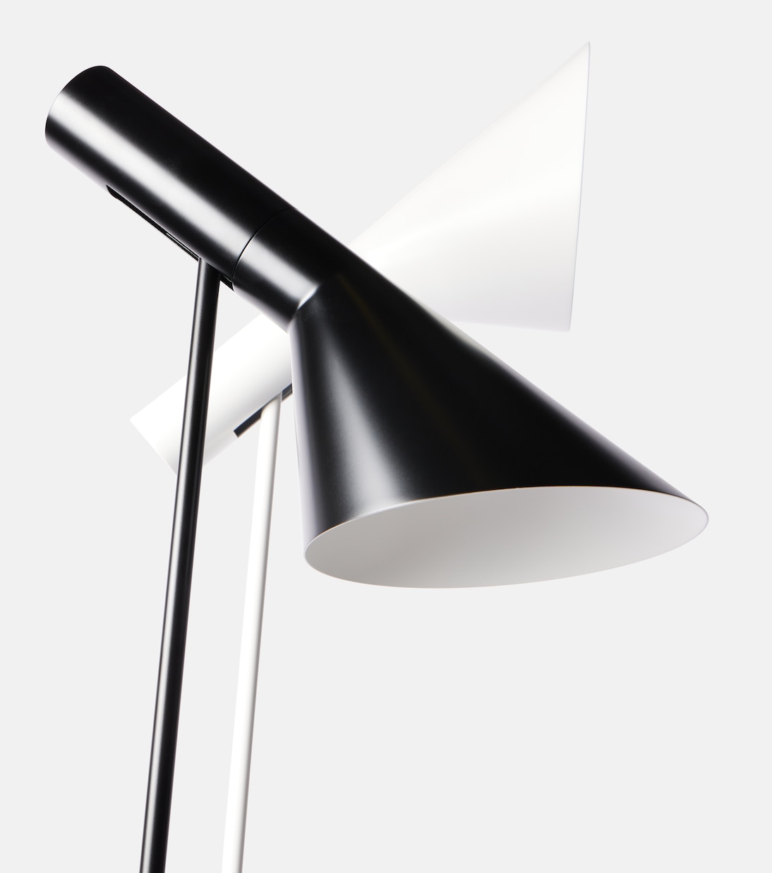 AJ floor lamp by Arne Jacobsen (US plug) | Louis Poulsen