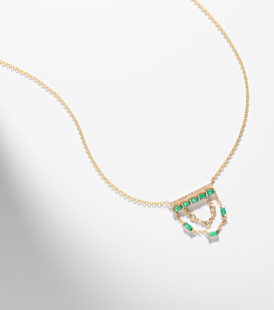 Halskette aus 18kt Gelbgold mit Diamanten und Smaragden | Shay Jewelry