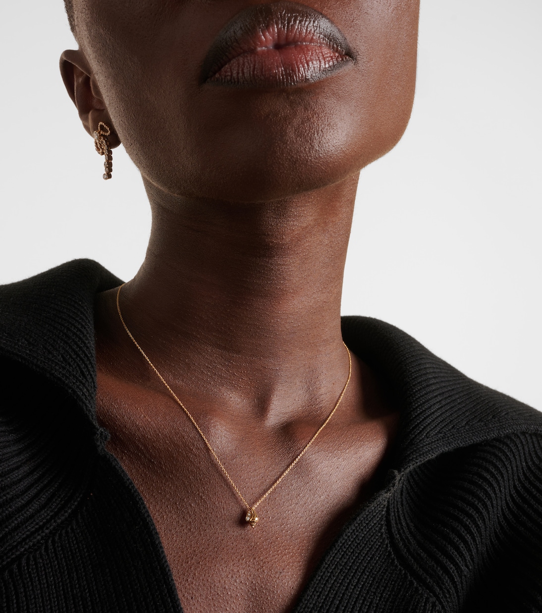 Collana in oro giallo 18kt Conque D'or con diamanti di SOPHIE BILLE BRAHE, gioiello chic per giovani trendsetter