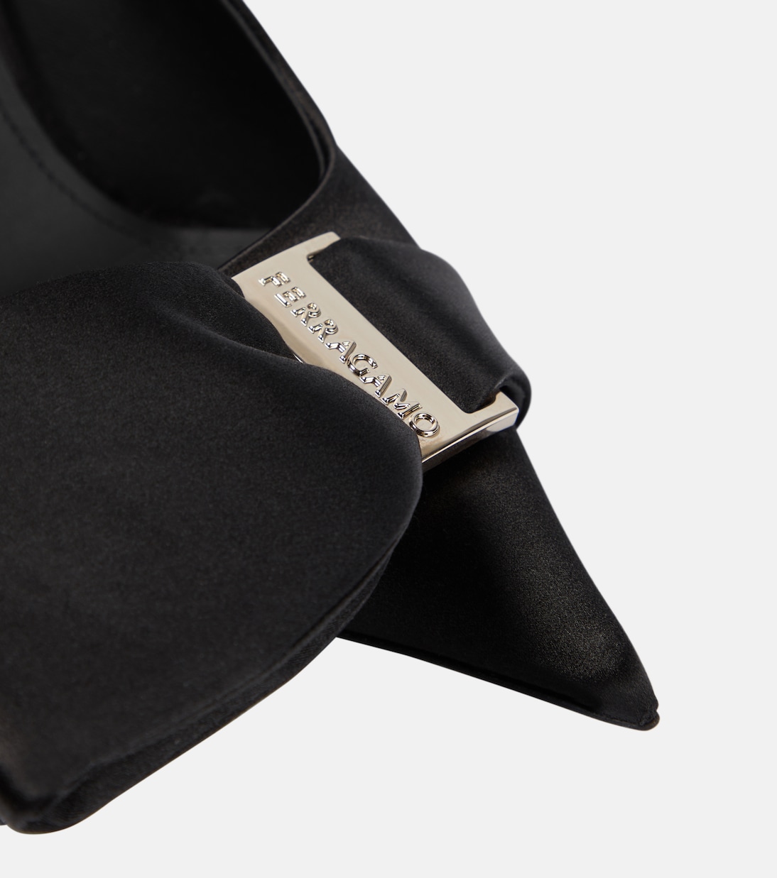 Verzierte Pumps Erica aus Satin | Ferragamo