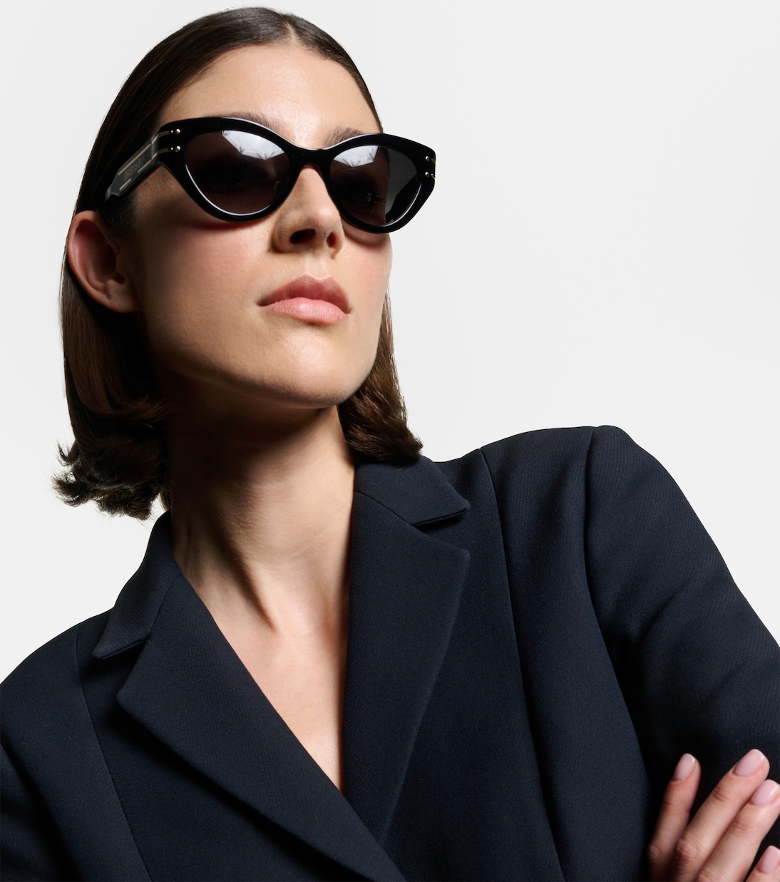 Occhiali da sole DiorSignature B7I stile cat-eye, moda giovane e trendy