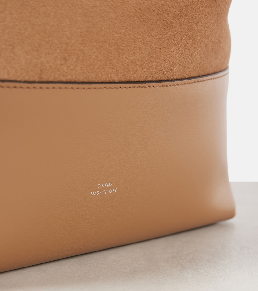 Borsa Belted in lana e pelle | Toteme