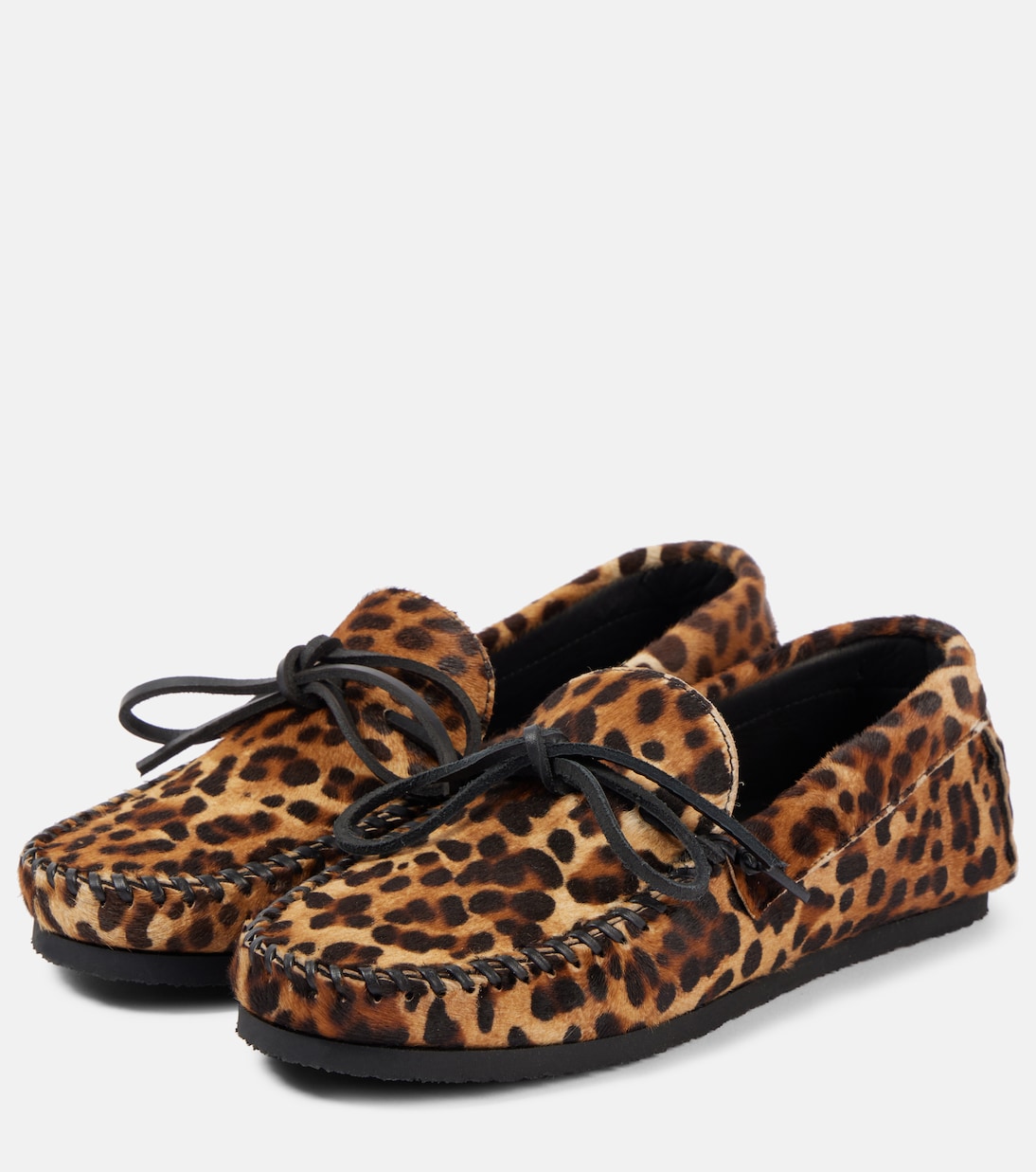 Scarpe bassine in pelo di pony con stampa leopardo di Isabel Marant, stile giovane e trendy