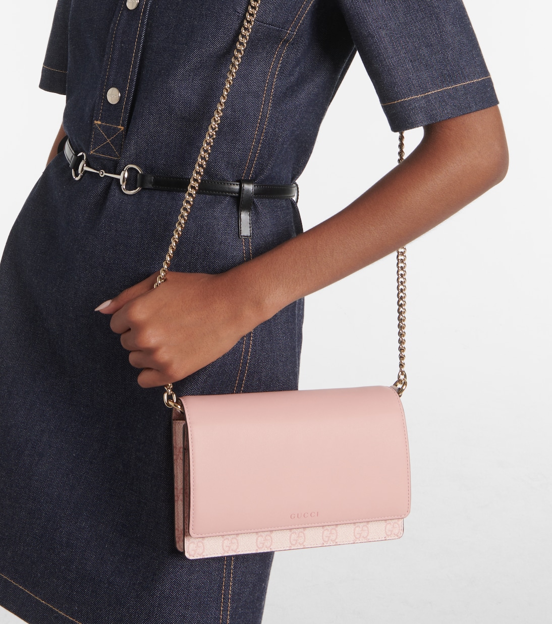 Cartera con cadena GG Emblem con piel | Gucci