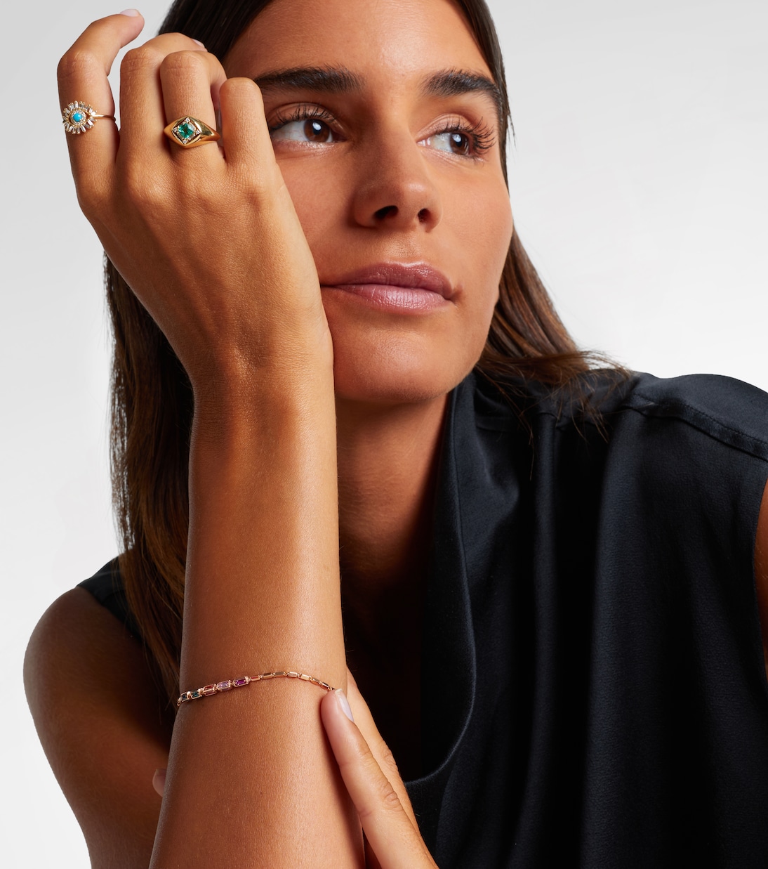 Signet Mini 18kt gold ring with emerald and diamonds | Suzanne Kalan