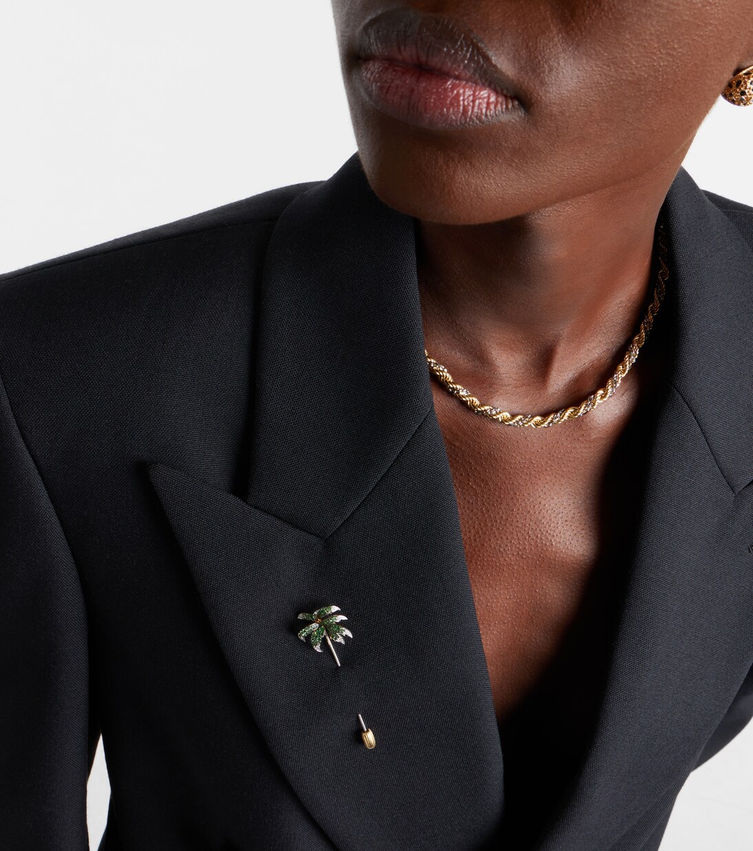 Palmier 9kt gold brooch with tsavorites and diamonds | Yvonne Léon