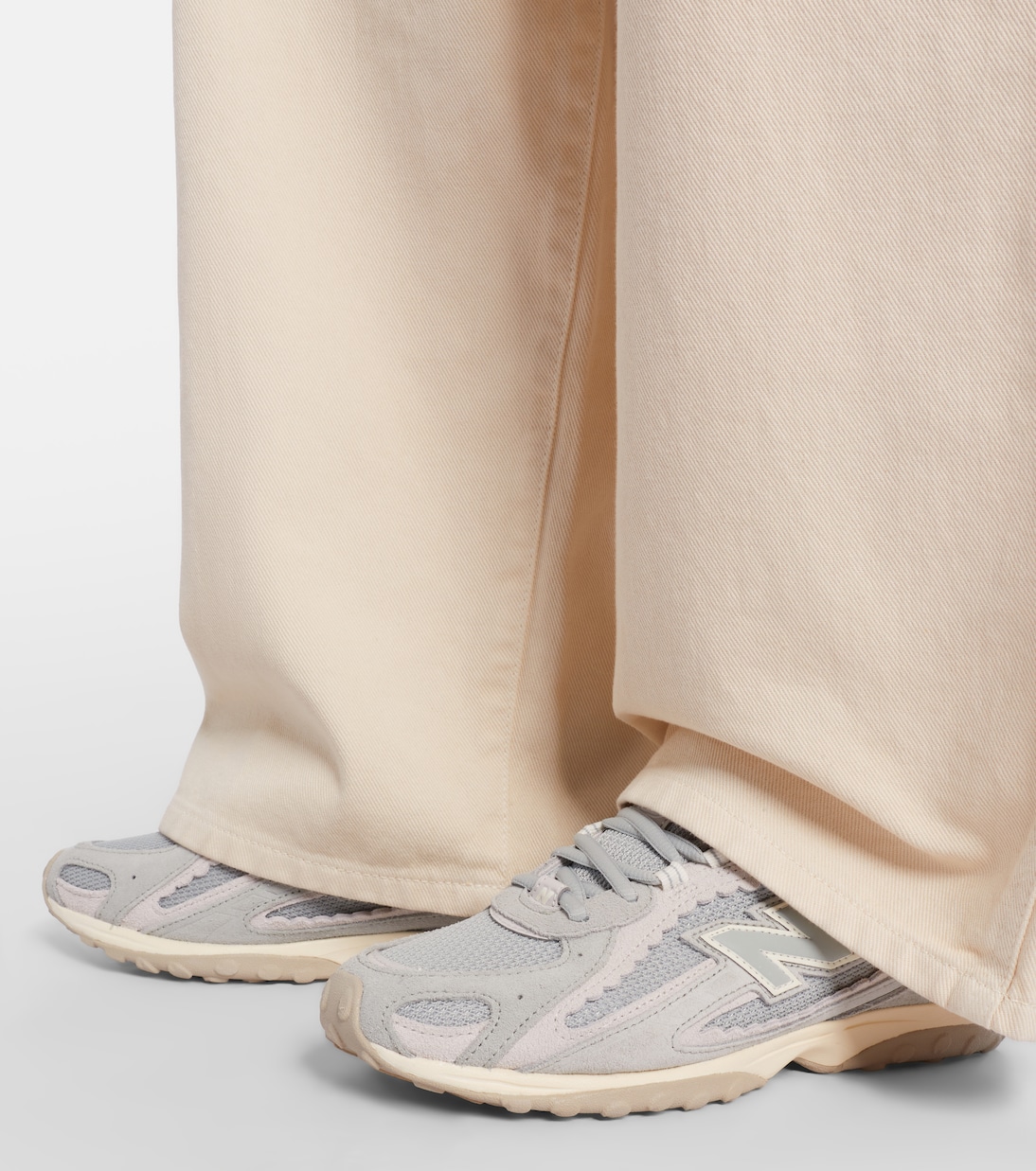 204L suede-trimmed sneakers | New Balance