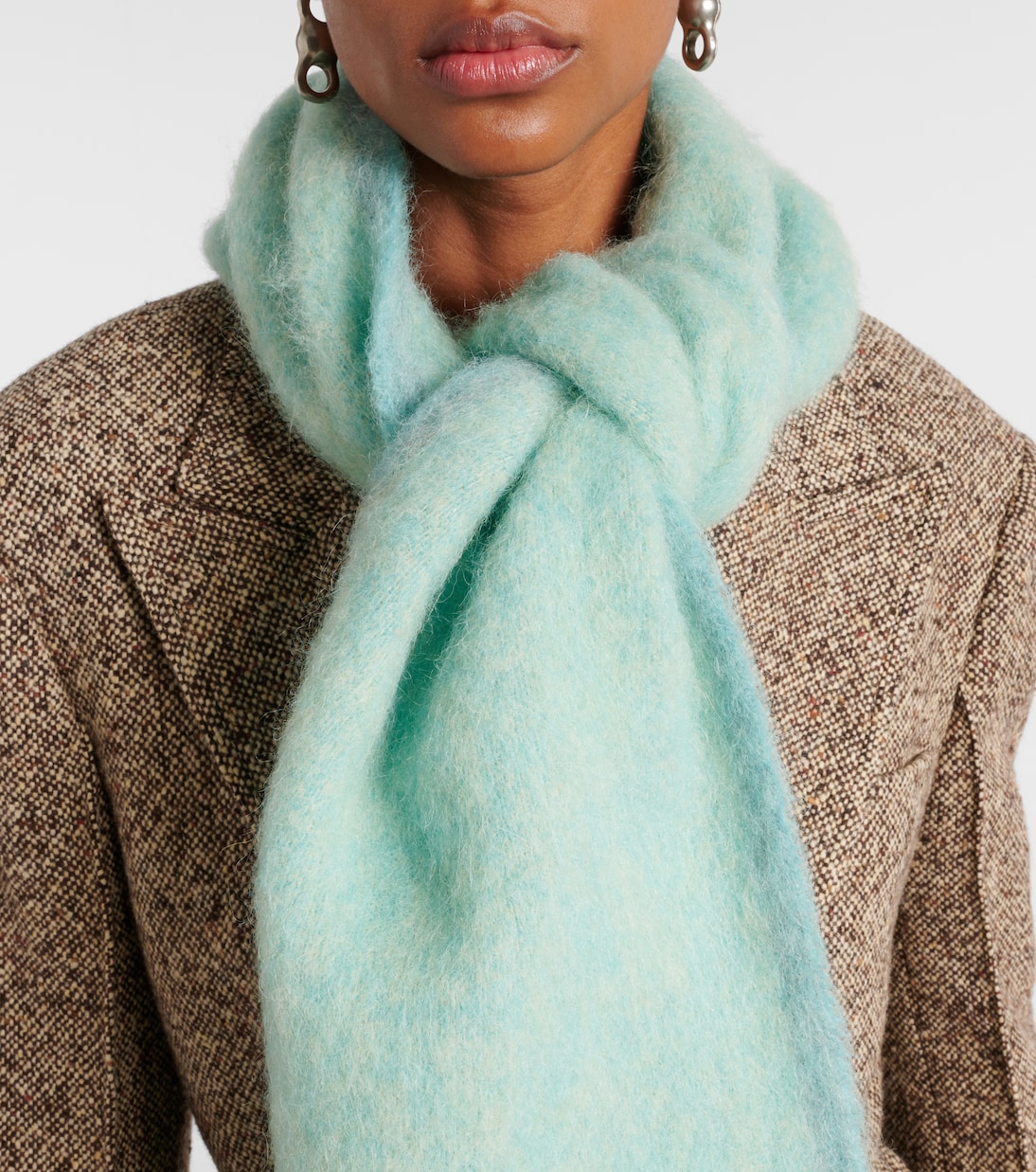 Sciacca in lana e misto fibre con frange, logo ACNE STUDIOS, stile giovane e trendy