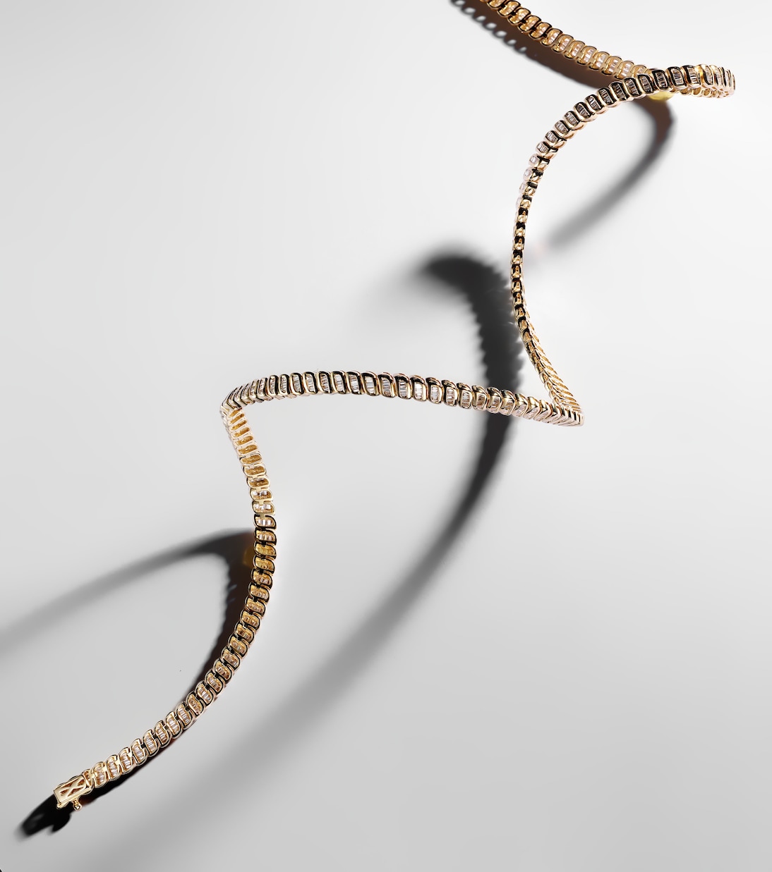 Collana chic ANITA KO in oro 18kt con diamanti, stile giovane e raffinato