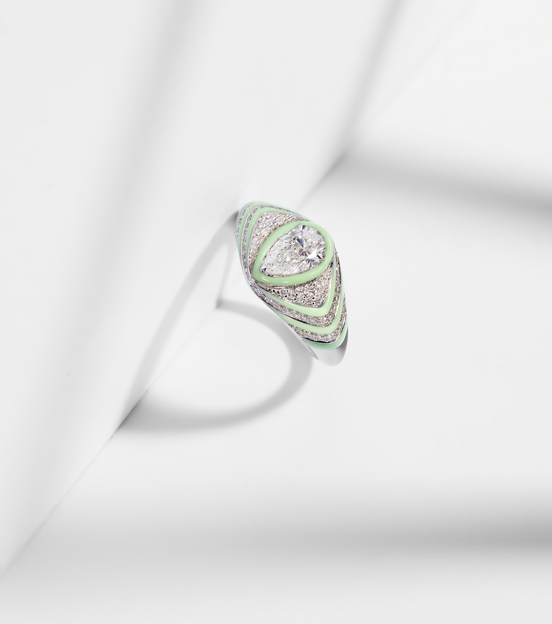 Anello per mignolo in oro bianco 18kt e smalto con diamanti  | Kamyen