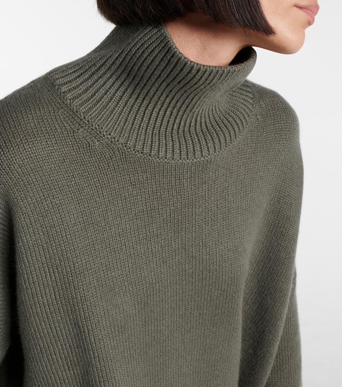 Heidi cashmere turtleneck sweater | Lisa Yang