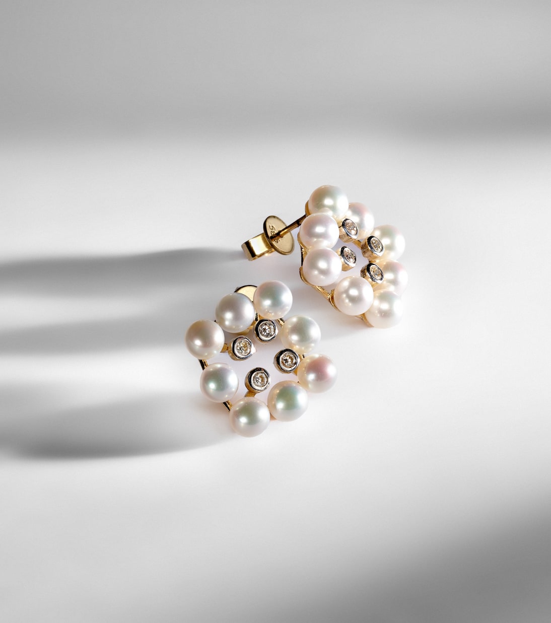 Boucles d'oreilles Cluster Stud en or 14 ct, perles et diamants | Mateo