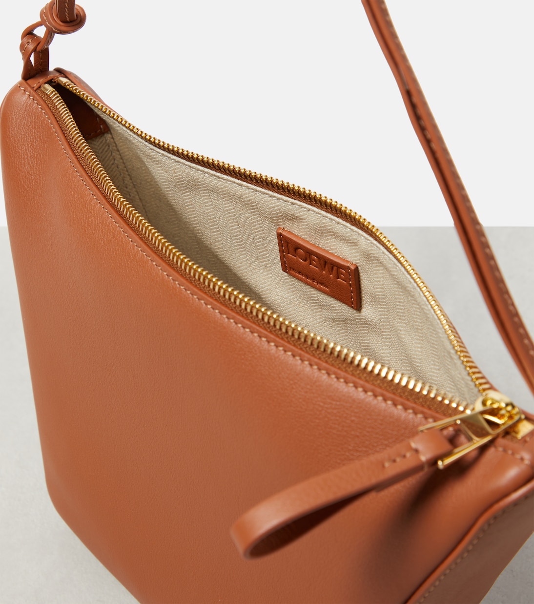 Schultertasche Hammock Mini aus Leder | Loewe