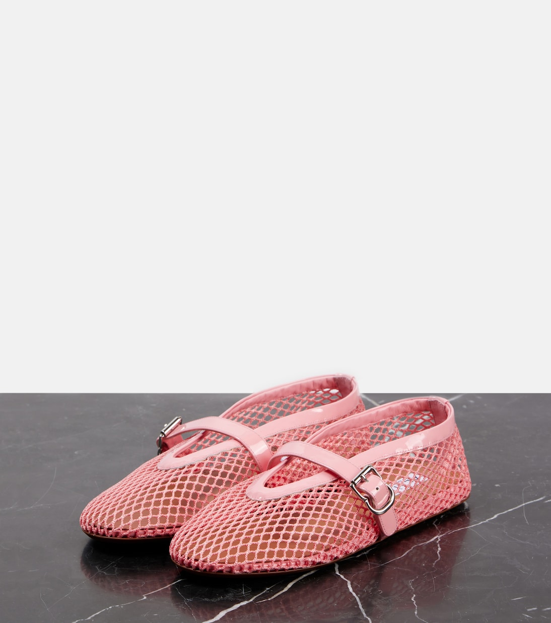 Scarpe basse in mesh con dettagli in vernice ALAÏA per uno stile giovane e moderno