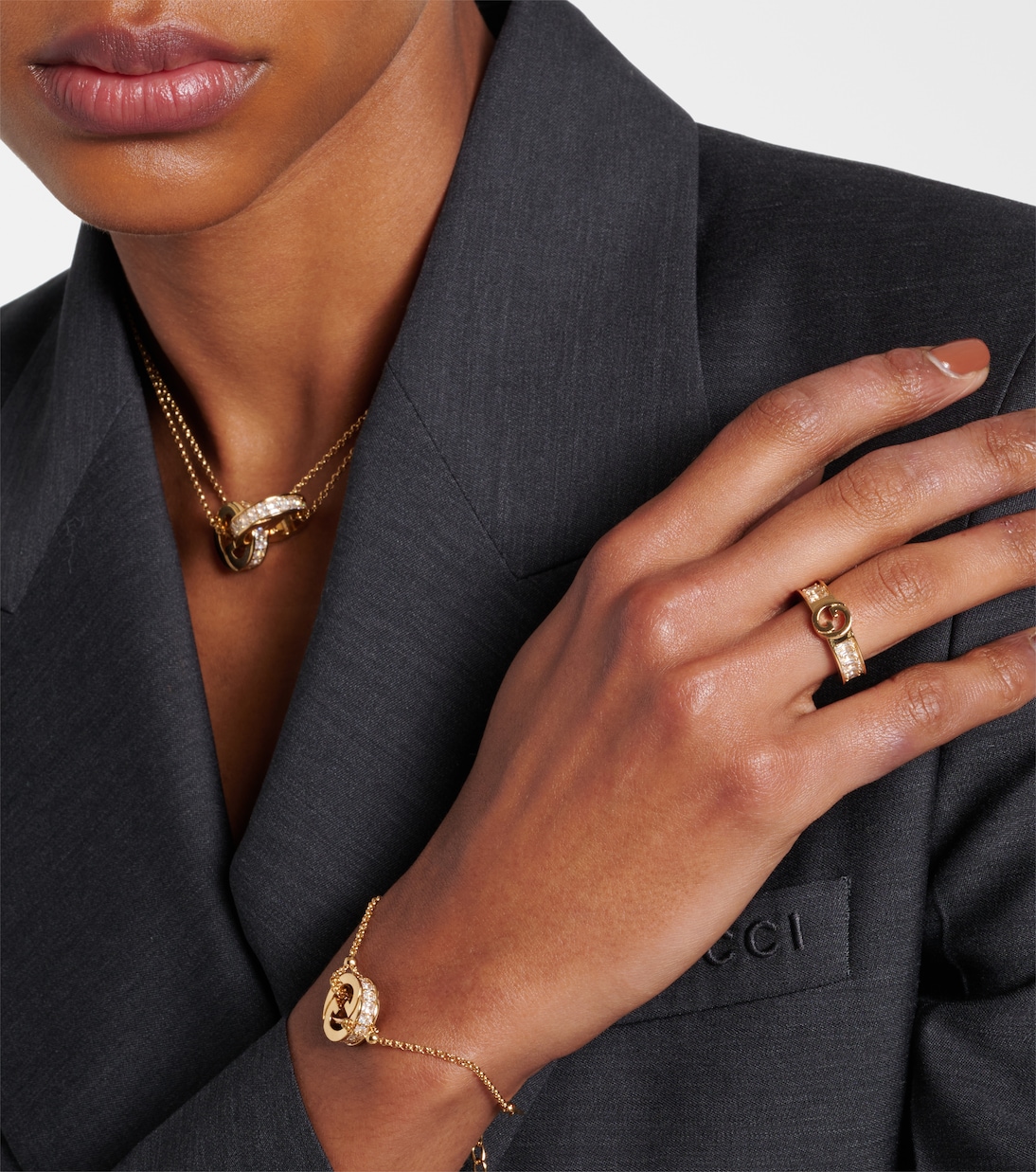 Anillo Gucci Blondie adornado | Gucci