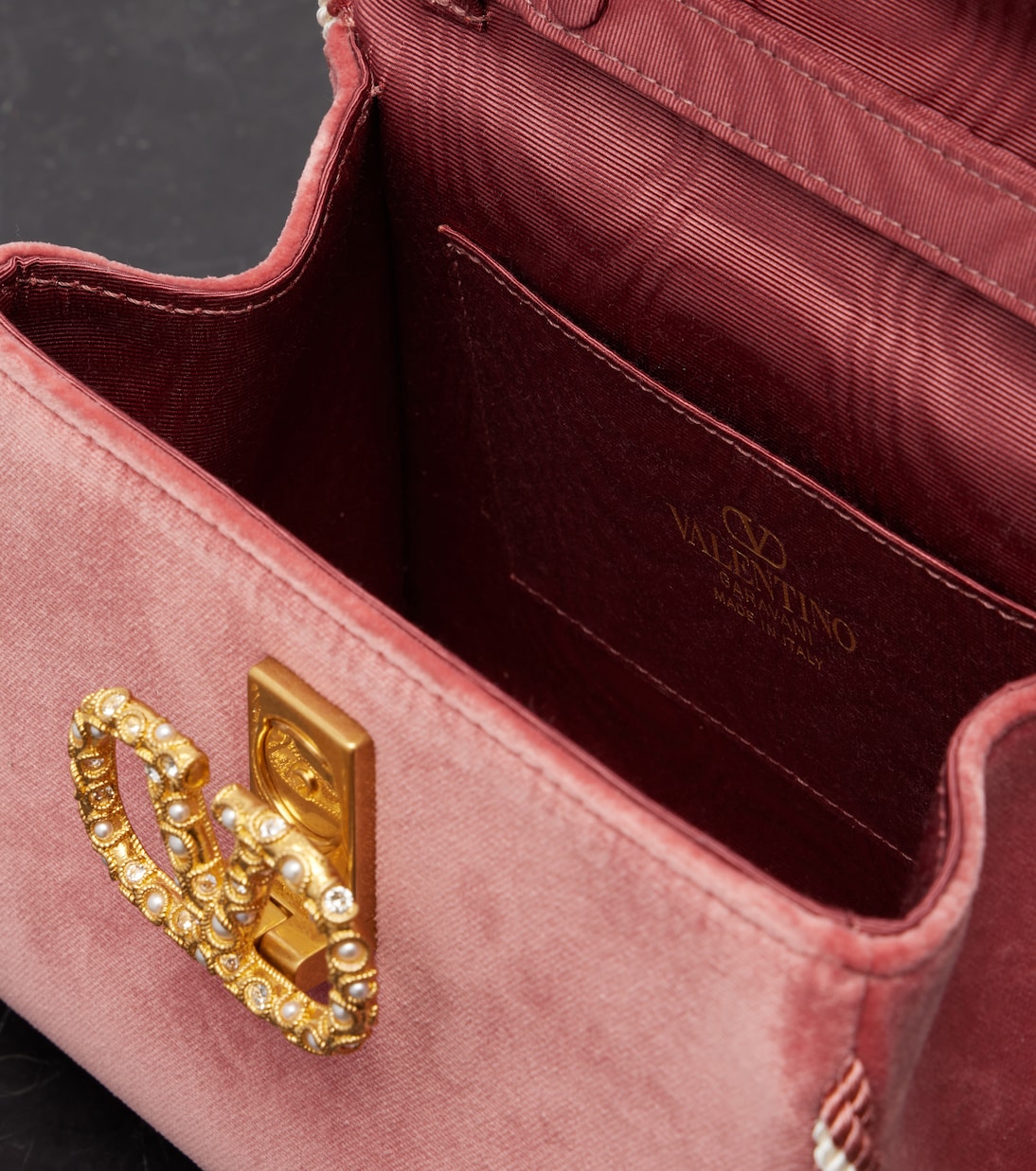 Bolso VSling Mini de terciopelo adornado | Valentino Garavani