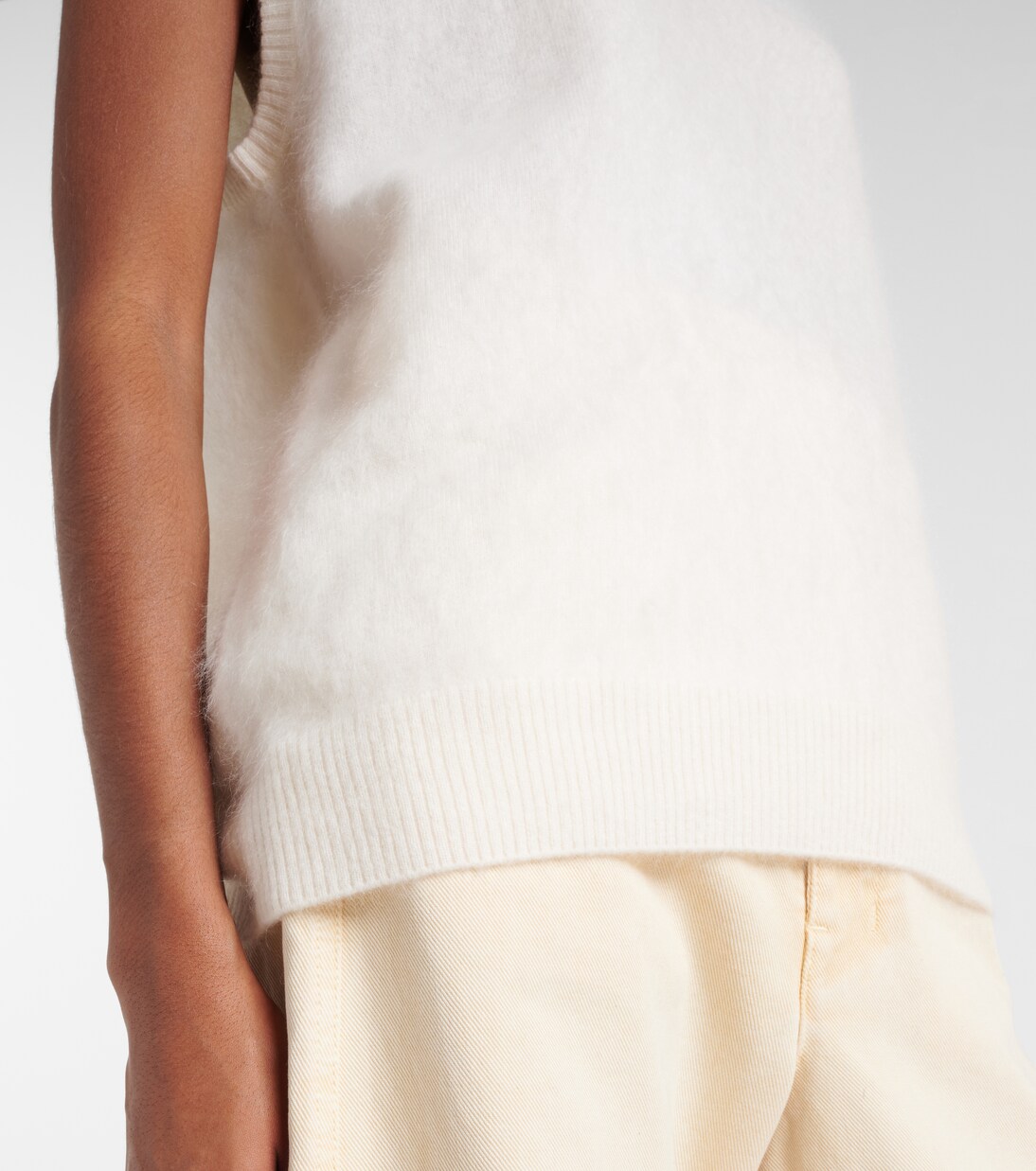 Yasmin cashmere sweater vest | Lisa Yang