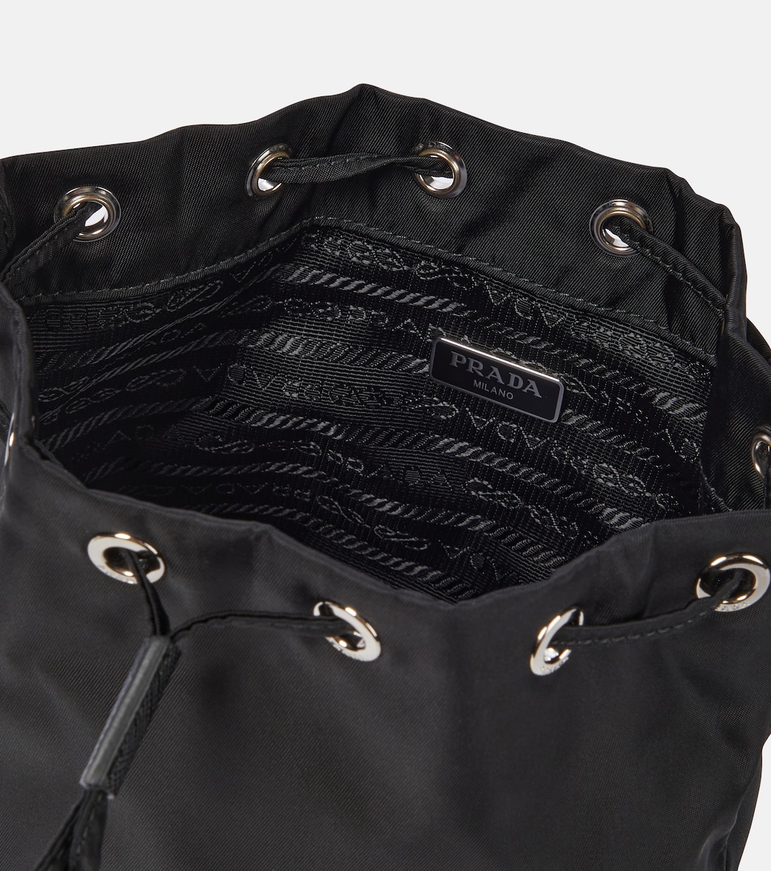 Bucket Bag aus Nylon in Schwarz Prada Mytheresa