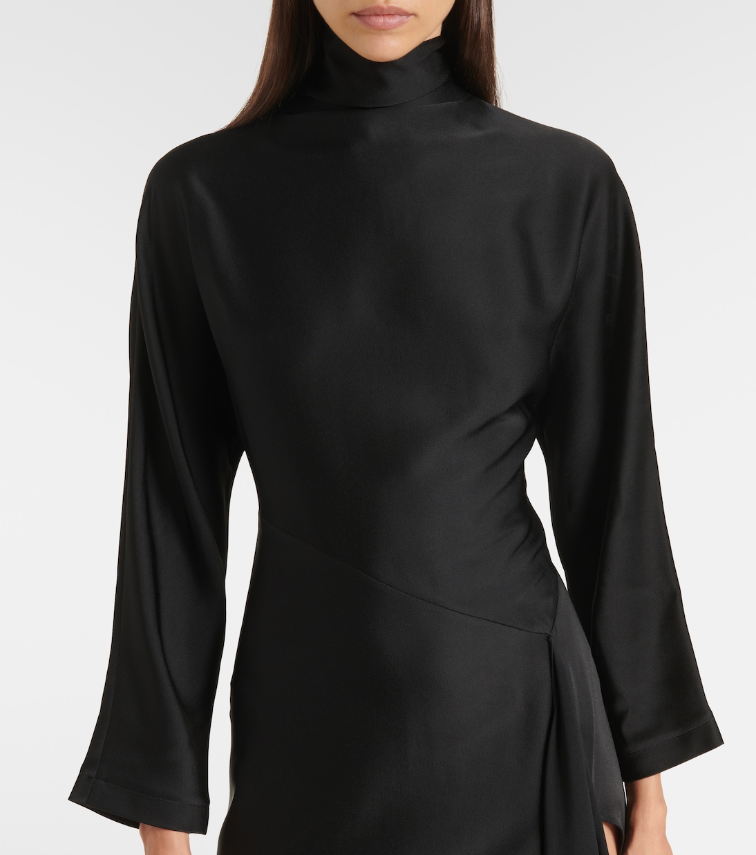 Vestido midi de satén asimétrico estilo Alaïa para jóvenes modernos