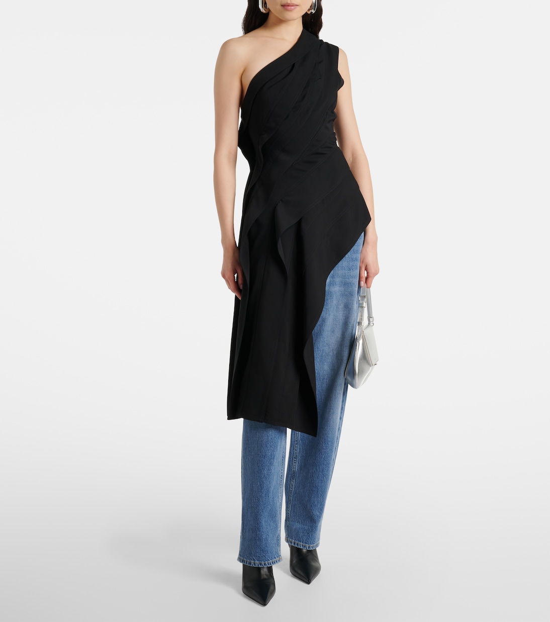Stivali in pelle Barbara 90 di Amina Muaddi per un look giovane e alla moda