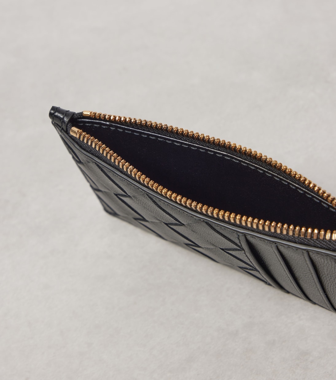 Portafoglio in pelle Intrecciato Bottega Veneta per giovani trendsetter