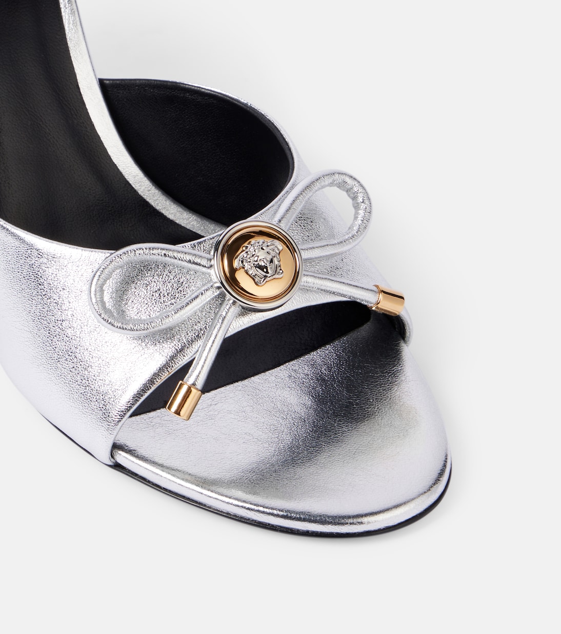 Mules Opera Bow 85 in pelle metallizzata | Versace