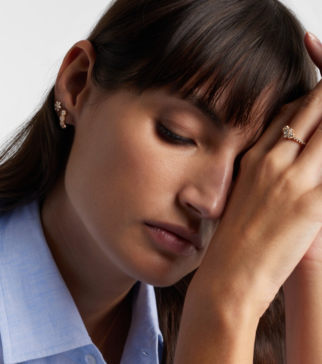 Petite Boucle De Fleurs 18kt gold earrings with diamonds | Sophie Bille Brahe