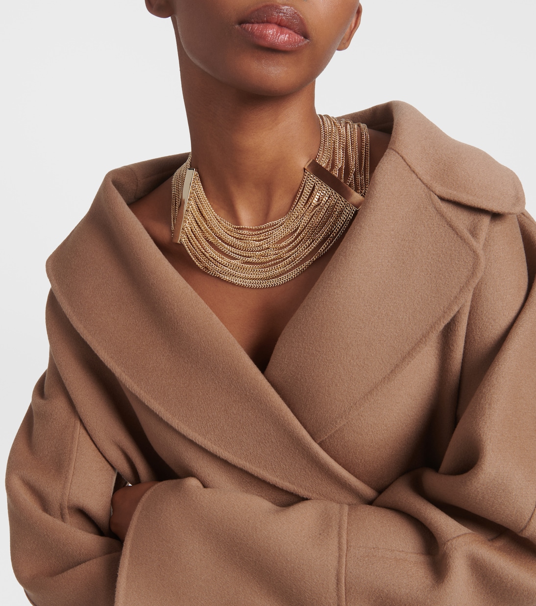 MAX MARA Collana Vento: Stile Giovane e Moderno